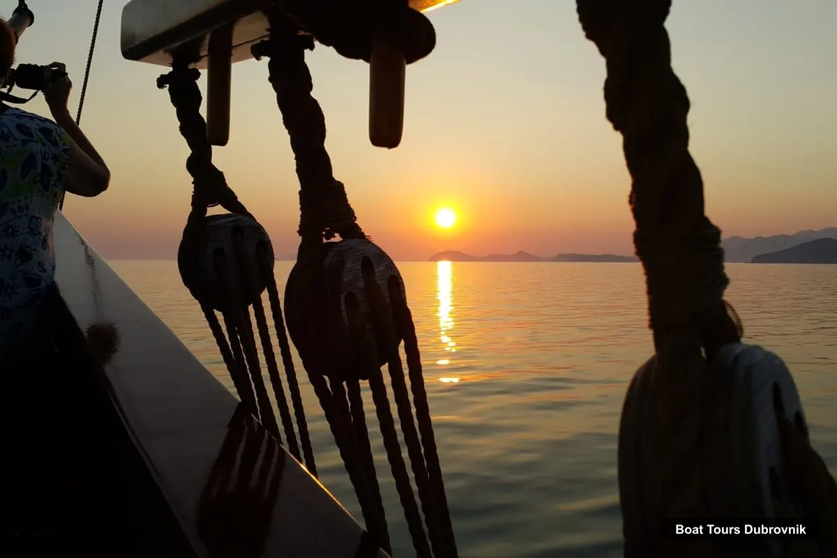 Boat Tours in Dubrovnik – Panoramic Sunset Cruise-Karaka Ship (Adult Only) (photo 4)