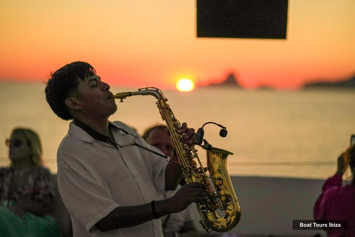 Boat Tours Ibiza – Formentera Boat with Open Bar, 3 meals & Sunset Party (photo 3)