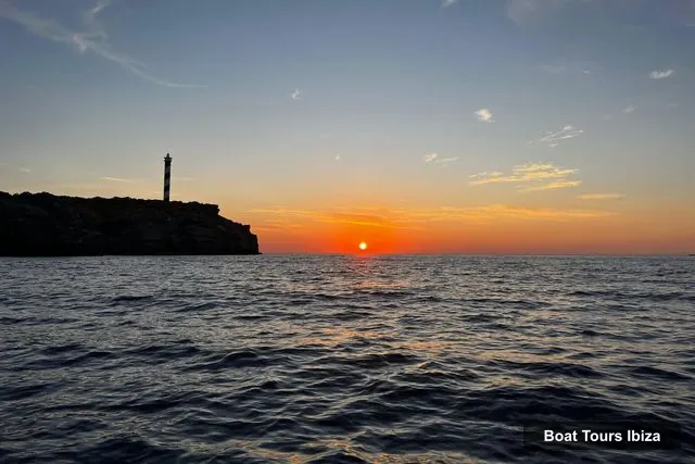 Boat Tours Ibiza – North Ibiza: Boat Rental in Portinatx