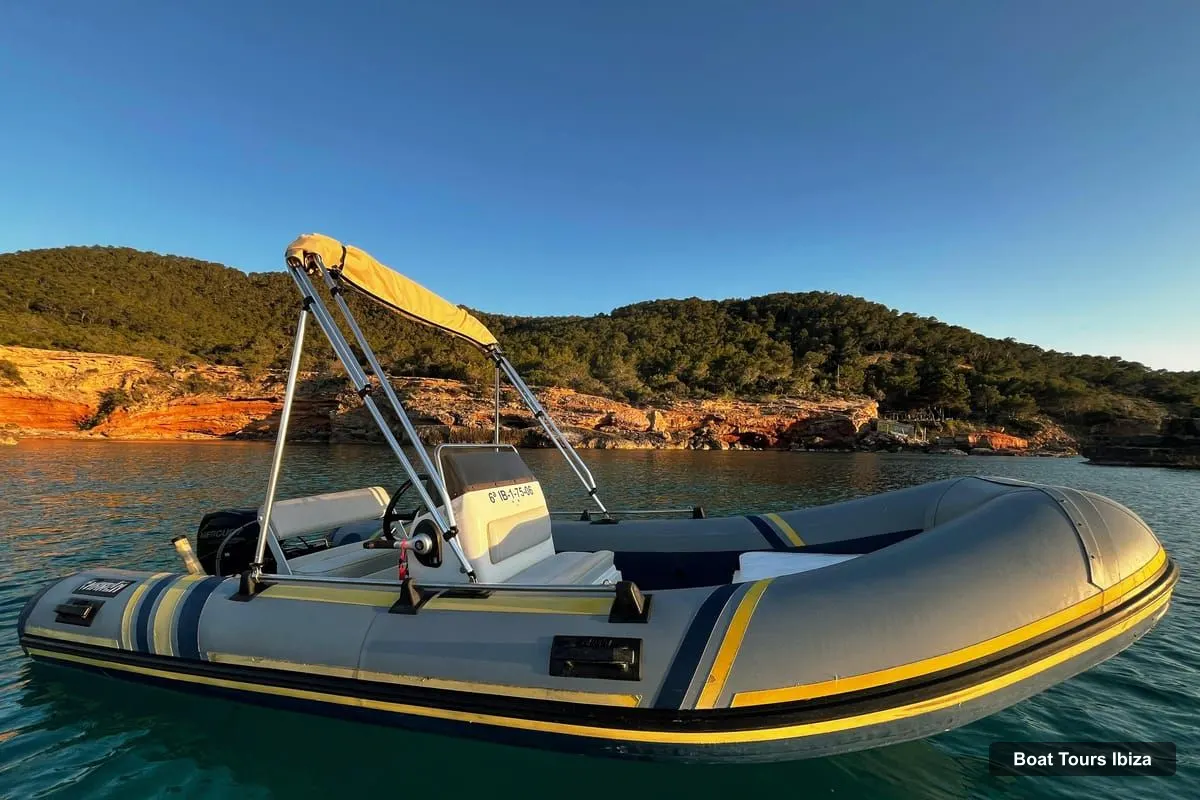 Boat Tours Ibiza – North Ibiza: Boat Rental in Portinatx (photo 2)