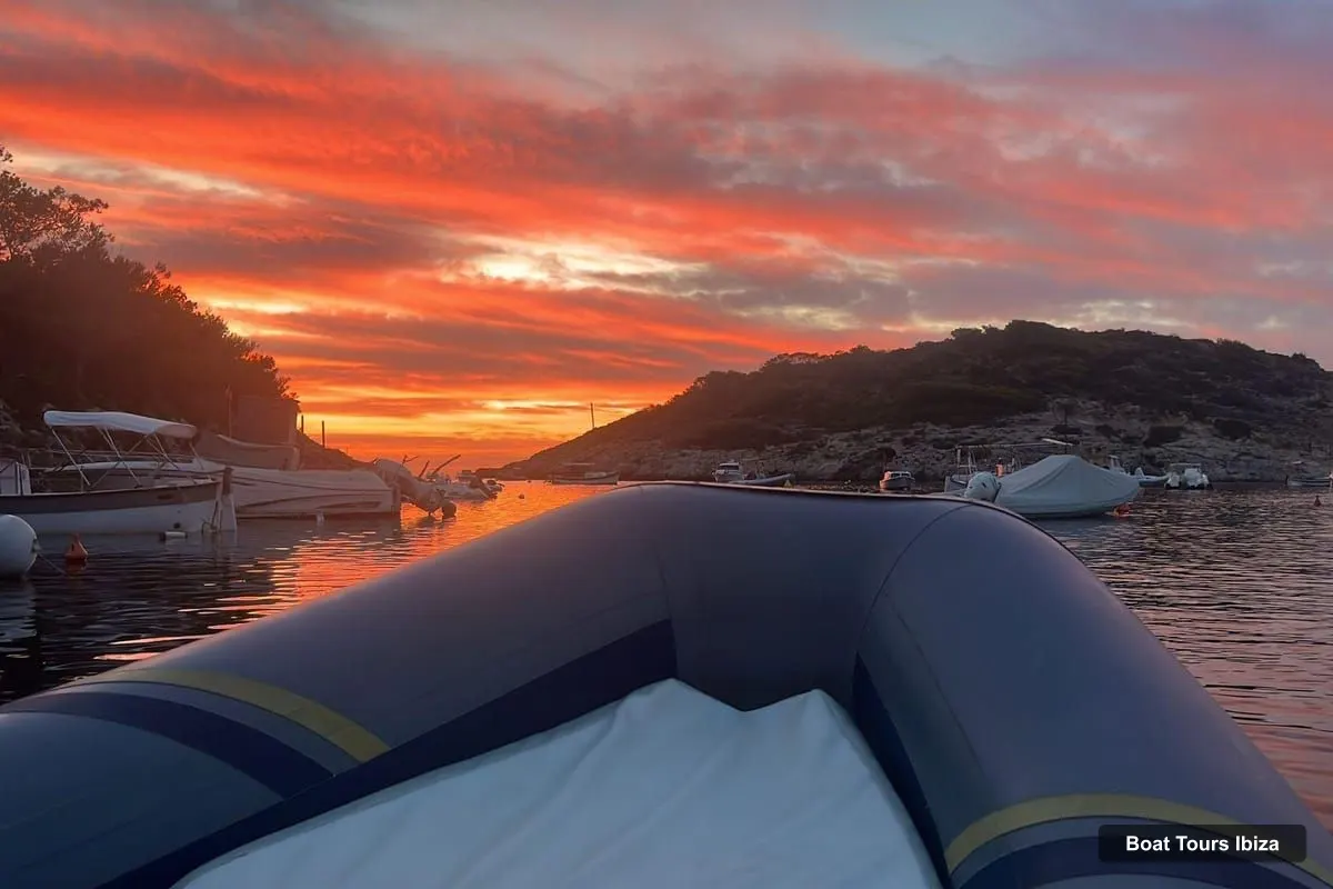 Boat Tours Ibiza – North Ibiza: Boat Rental in Portinatx (photo 5)