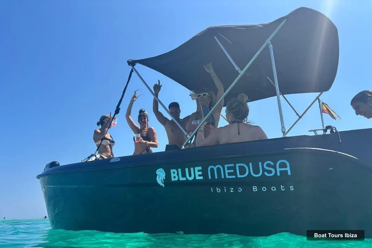 Boat Tours Ibiza – Private boat tour with snorkeling and paddleboarding in crystal-clear waters (photo 4)