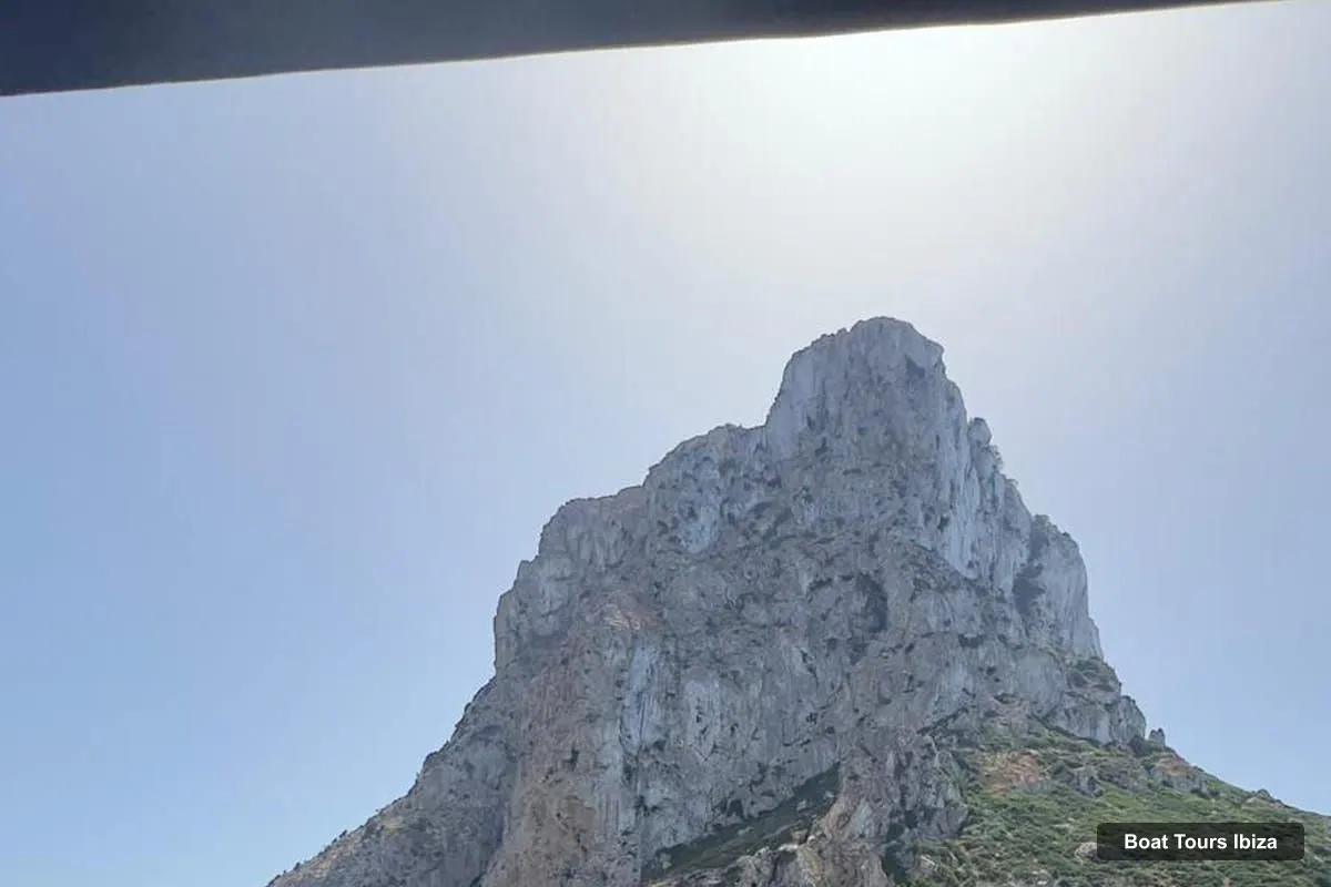 Boat Tours Ibiza – Private boat tour with snorkeling and paddleboarding in crystal-clear waters (photo 5)
