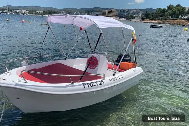 Boat Tours in Ibiza – Explore Ibiza's Hidden Coves: No-License Boat Rental