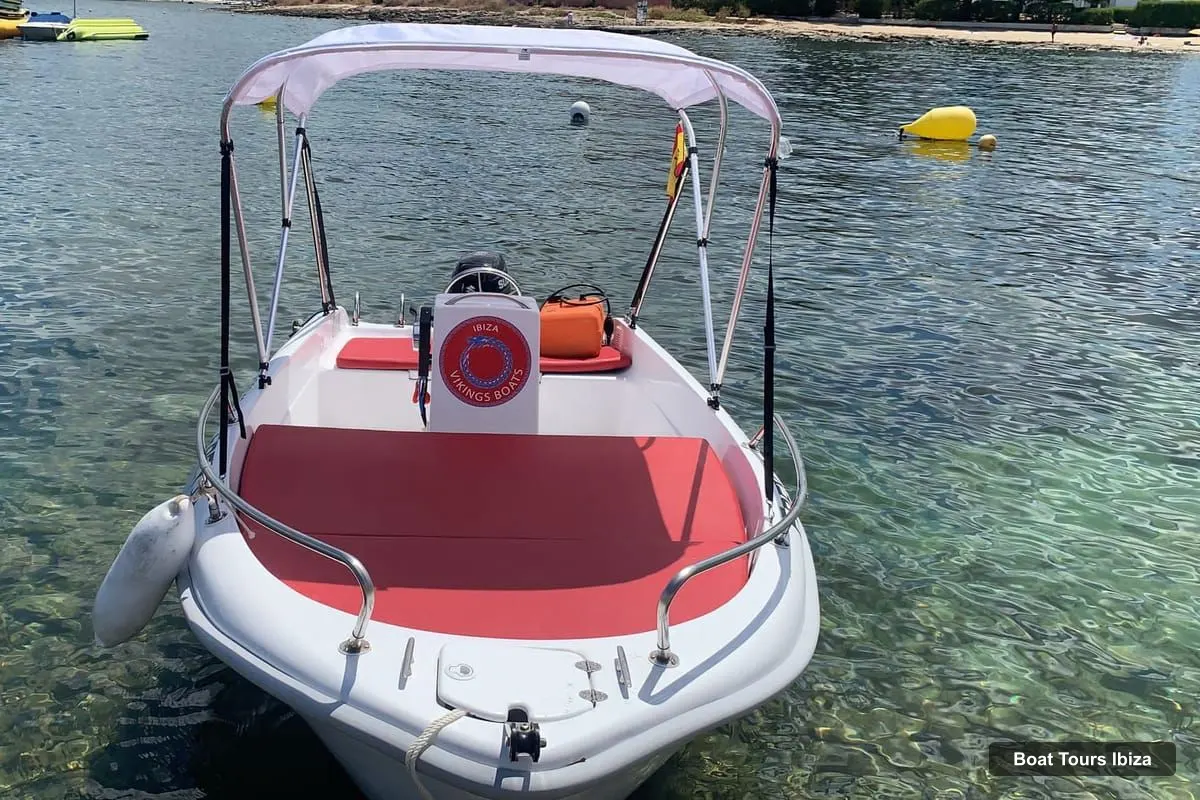 Boat Tours in Ibiza – Explore Ibiza's Hidden Coves: No-License Boat Rental (photo 2)
