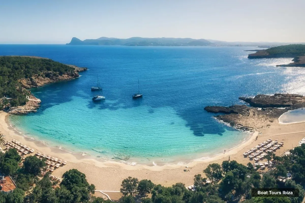 Boat Tours in Ibiza – Explore Ibiza's Hidden Coves: No-License Boat Rental (photo 3)