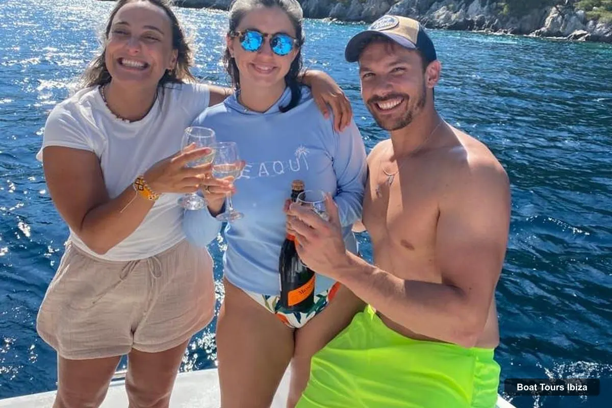 Boat Tours in Ibiza – Private Sailboat Day Trip from Ibiza to Formentera (photo 2)