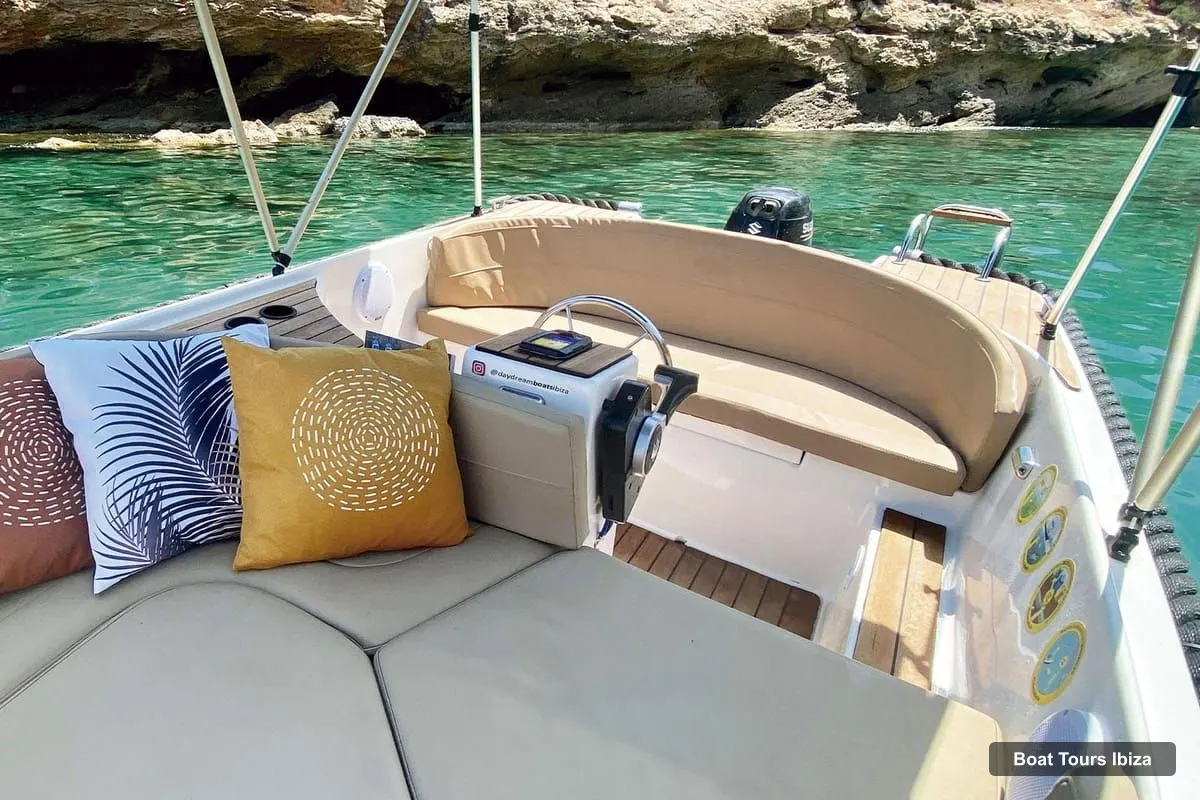 Ibiza Boat Trips – San Antonio: Snorkeling on your own boat without a license for up to 5 people (photo 4)