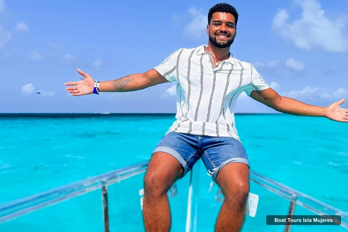 Boat Tours Isla Mujeres – 100% Transparent Boat Ride Without Getting Wet (photo 3)