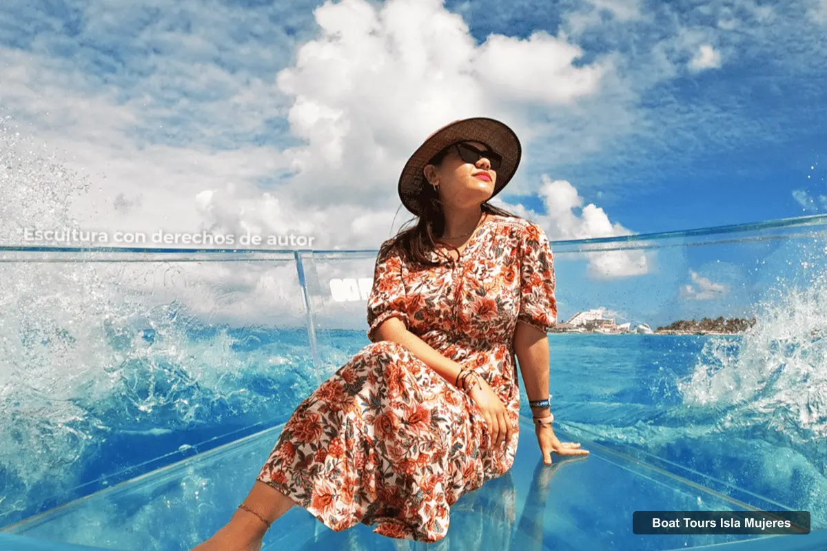 Boat Tours Isla Mujeres – Clear Boat Ride (photo 2)