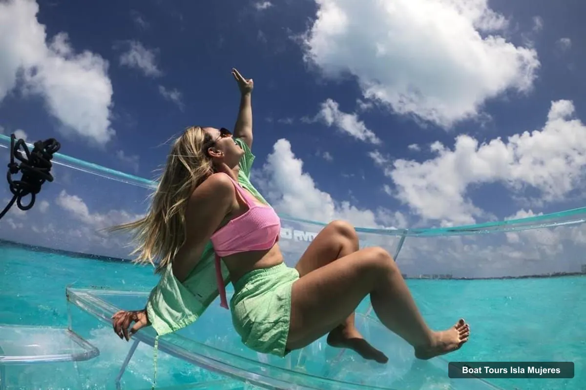 Boat Tours Isla Mujeres – Clear Boat Ride (photo 5)