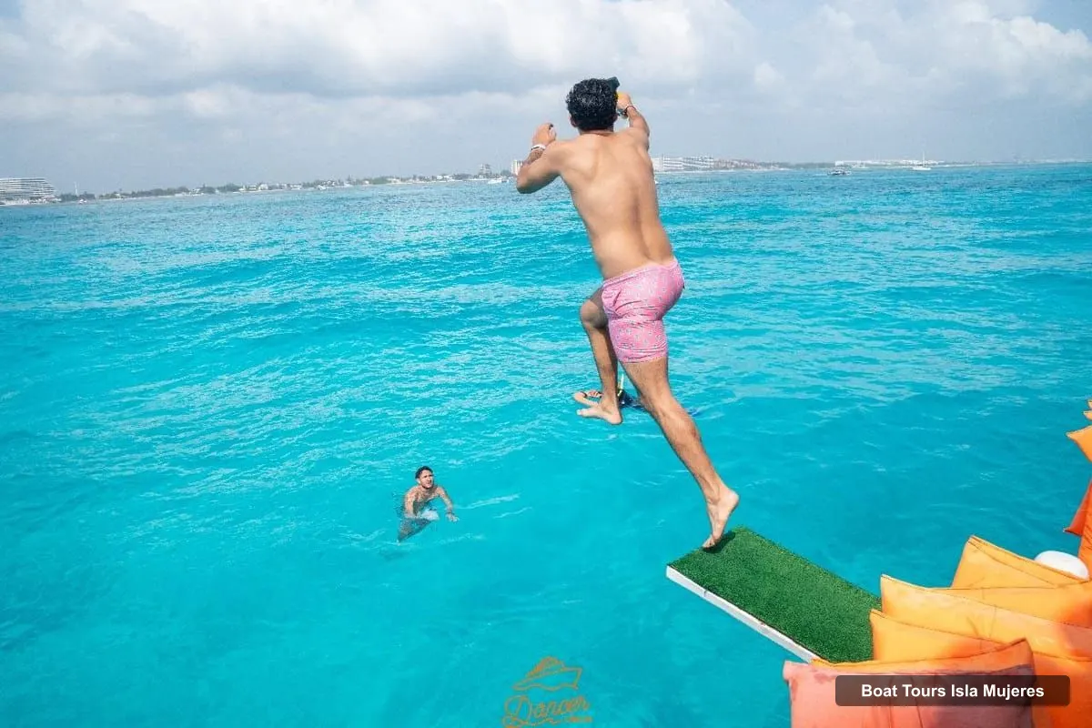 Boat Tours Isla Mujeres – Full-Day Isla Mujeres Dancer Cruise with Live DJ (photo 4)