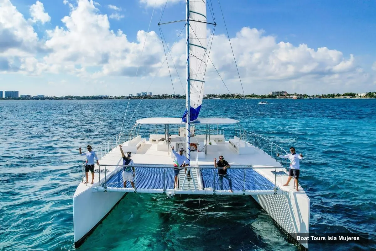 Isla Mujeres Boat Trips – Catamaran Tour to Isla Mujeres with Open Bar