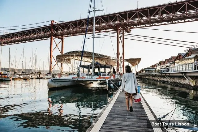 Boat Tours in Lisbon – Lisbon Sunset Boat Tour on a Catamaran with 1 Welcome Drink