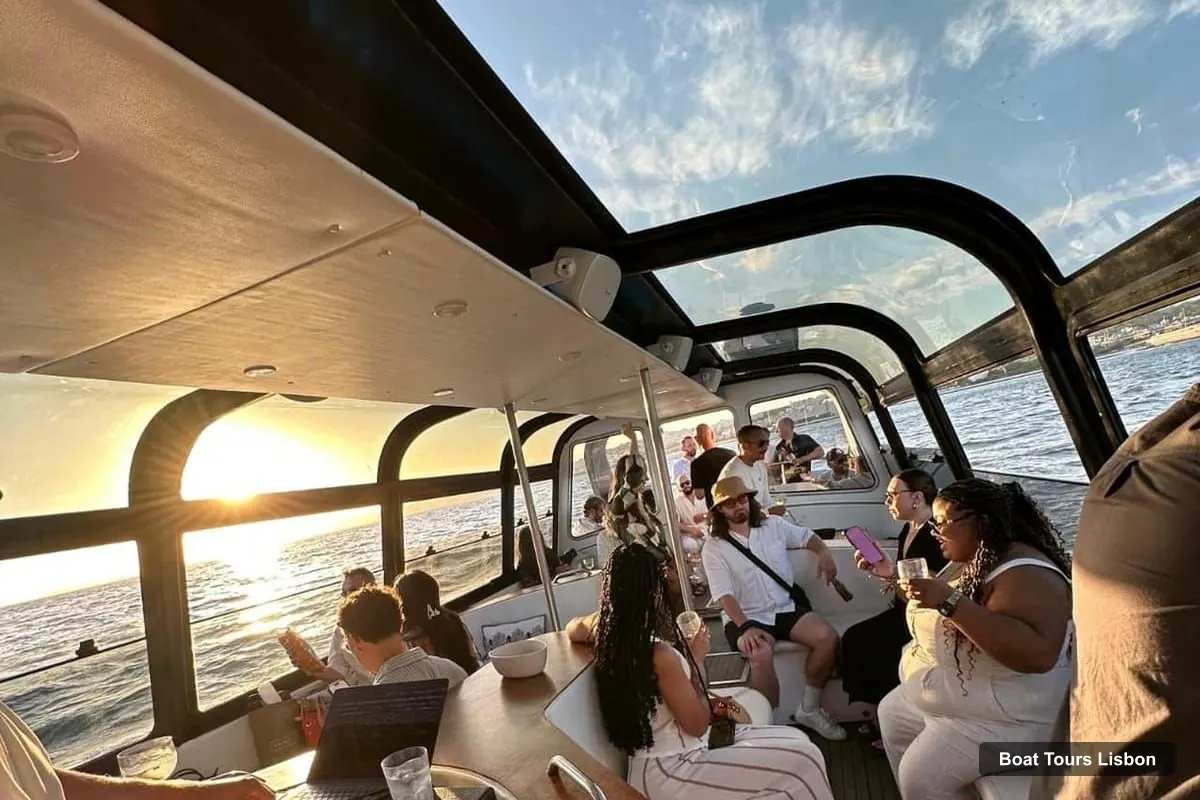 Boat Tours in Lisbon – Lisbon Sunset DJ Party Cruise with Pizza & Drinks (photo 5)