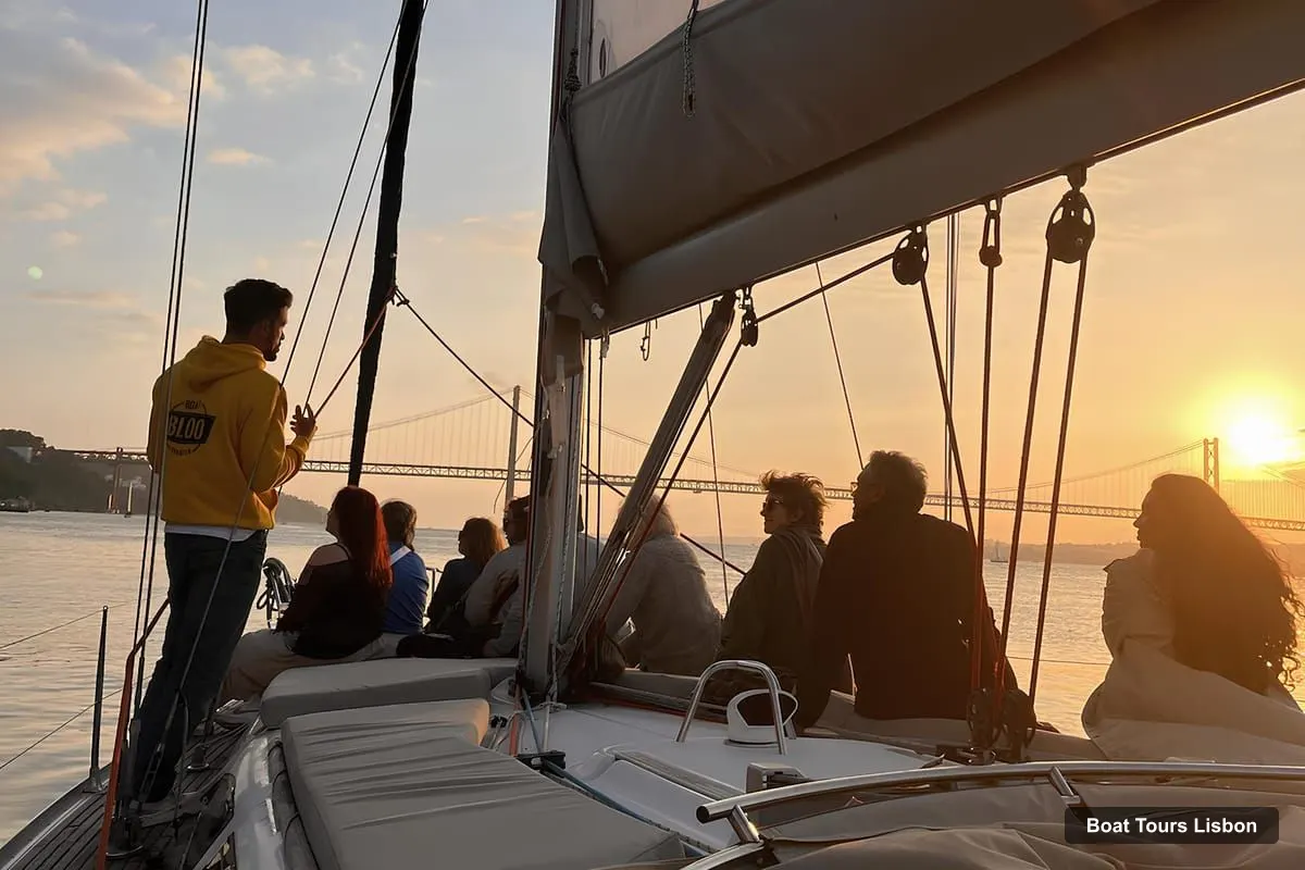Boat Tours Lisbon – Tagus River Cruise, Morning, Day, Sunset, or Night (photo 2)