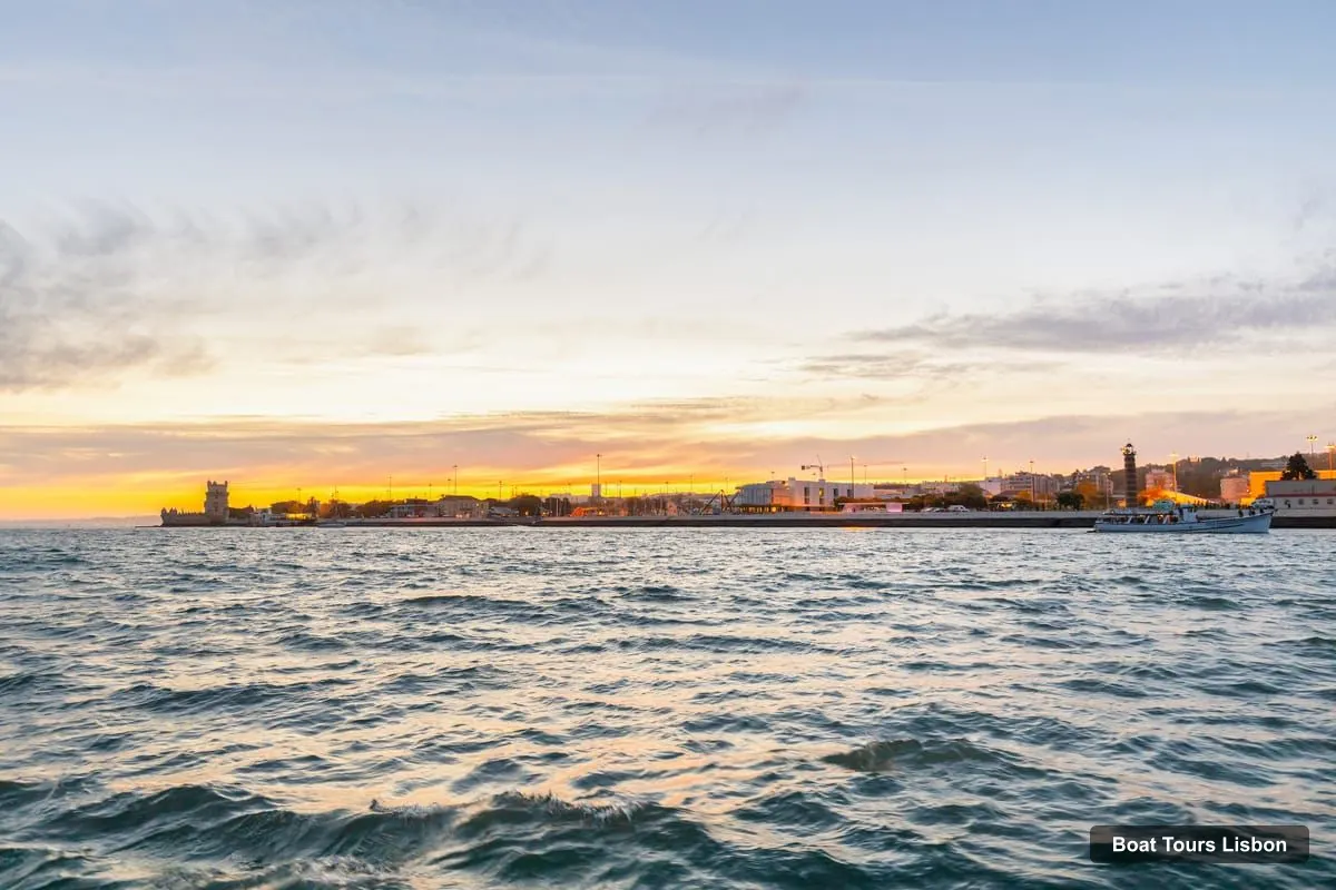 Lisbon Sightseeing Cruise – Sailing Tour on the Tagus River (photo 3)