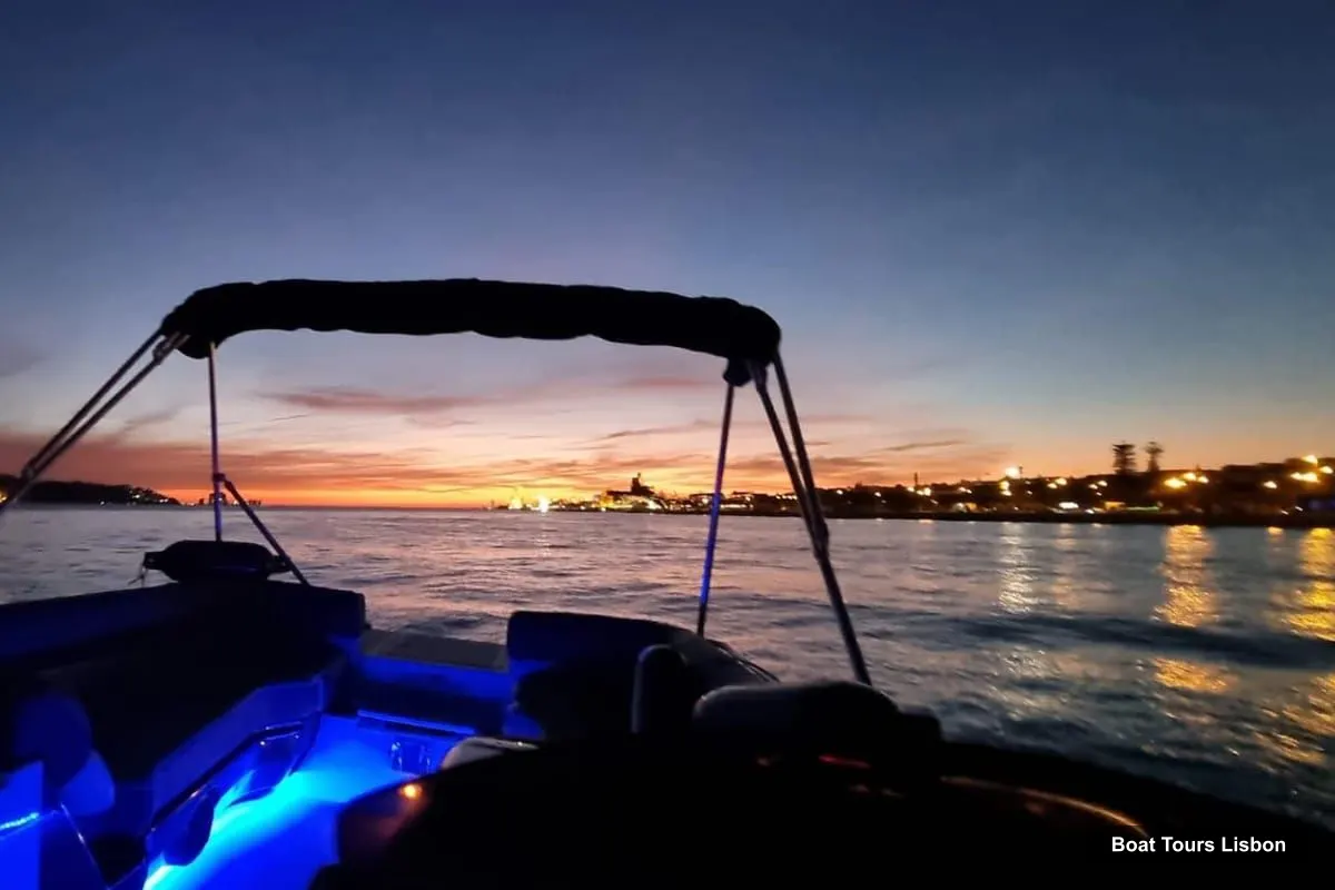 Lisbon Sightseeing Cruise – Tagus River Boat Sunset and Night Champagne Tour (photo 4)
