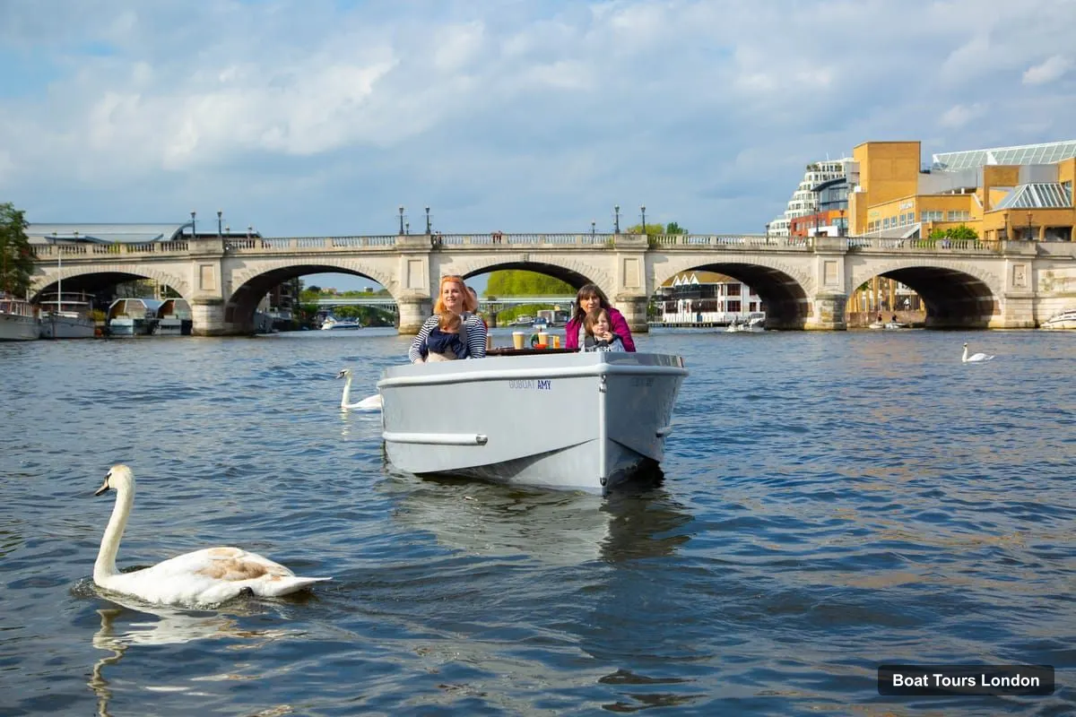 Boat Tours London – GoBoat Rental in Kingston upon Thames (photo 3)