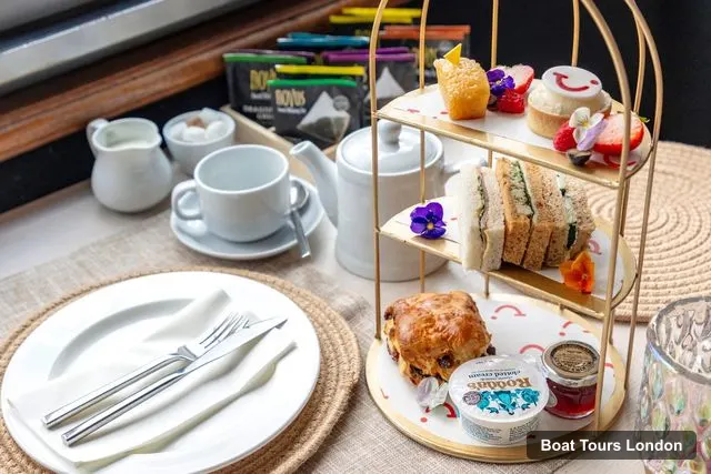 Boat Tours London – Thames Cruise with Afternoon Tea, Coffee or Dinner