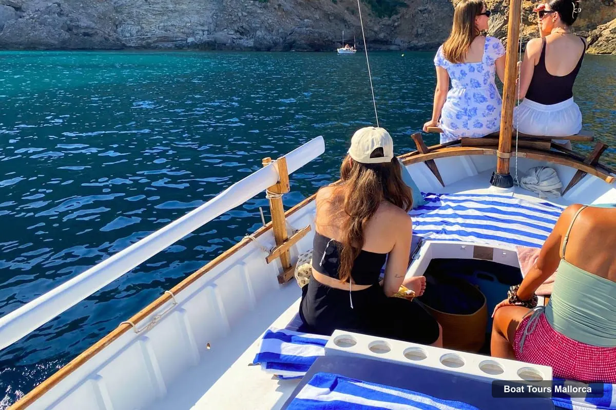Boat Tours in Mallorca – Alcudia Private Boat Tour to Hidden Coves (photo 2)