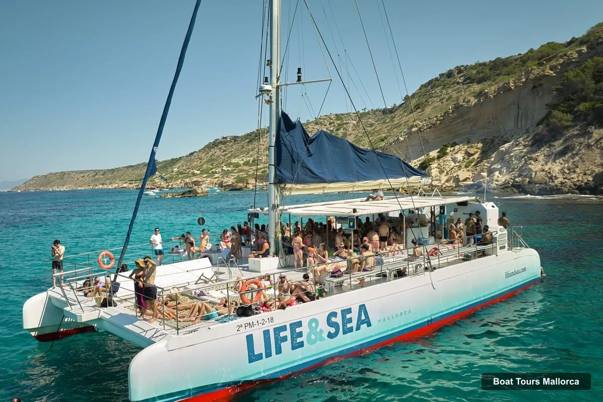 Boat Tours in Mallorca – Palma: Catamaran Cruise with Swimming and Snorkelling