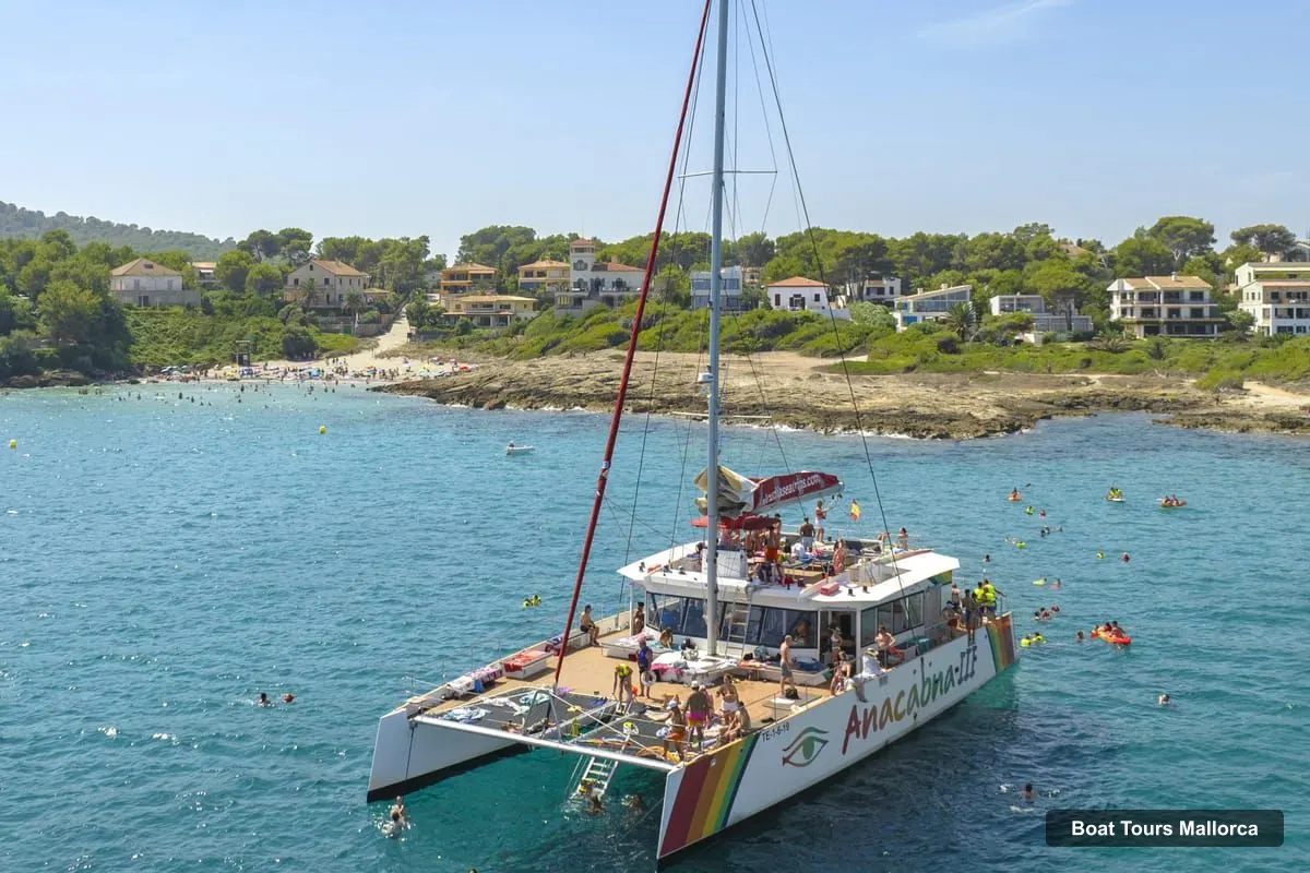 Boat Tours Mallorca – North Coast Catamaran Cruise with Meal (photo 4)