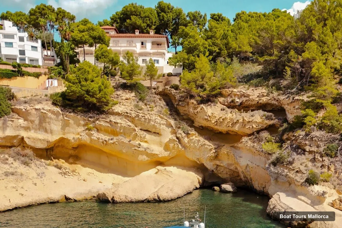 Boat Tours Mallorca – Private Yacht Charter with Skipper, up to 10 People (photo 4)