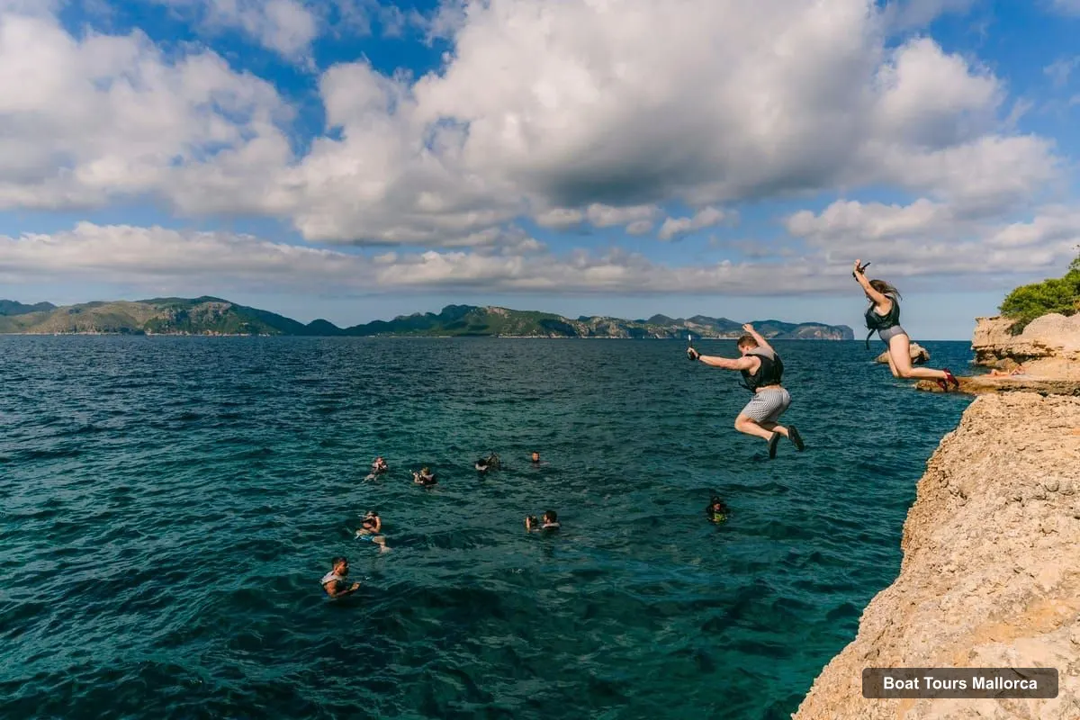 Mallorca Boat Trips – Kayaking, Sea Cave, Cliff Jumping & Snorkel Tour (photo 4)