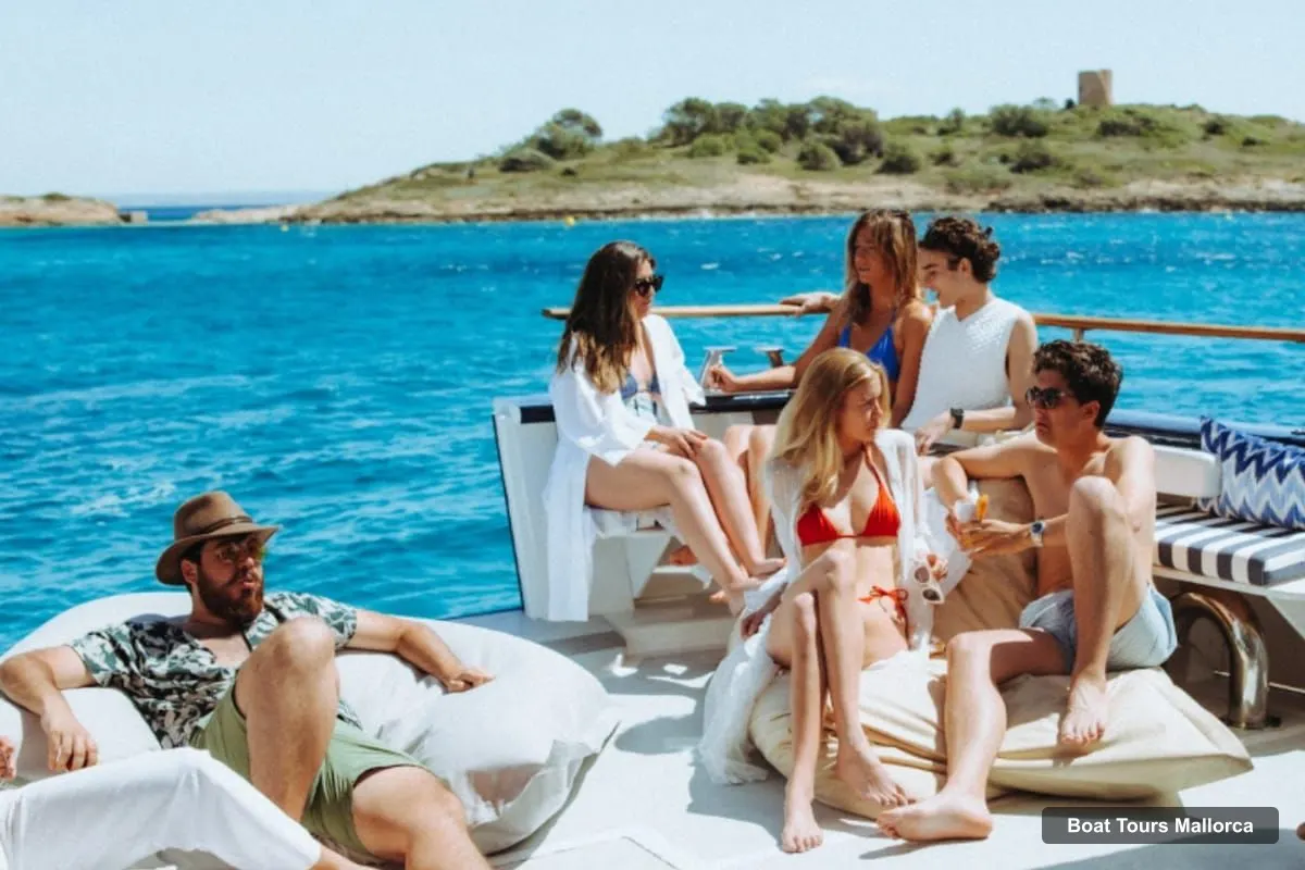 Mallorca Boat Trips – Palma Boat Tour & Snorkeling with Drink Included