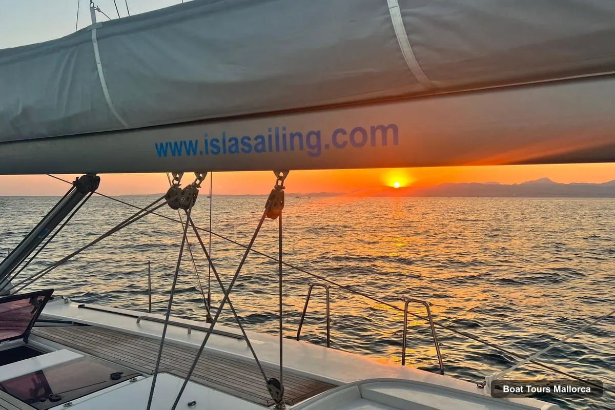 Mallorca Boat Trips – Sailing Tour with Snorkeling, Drinks & Tapas (photo 3)