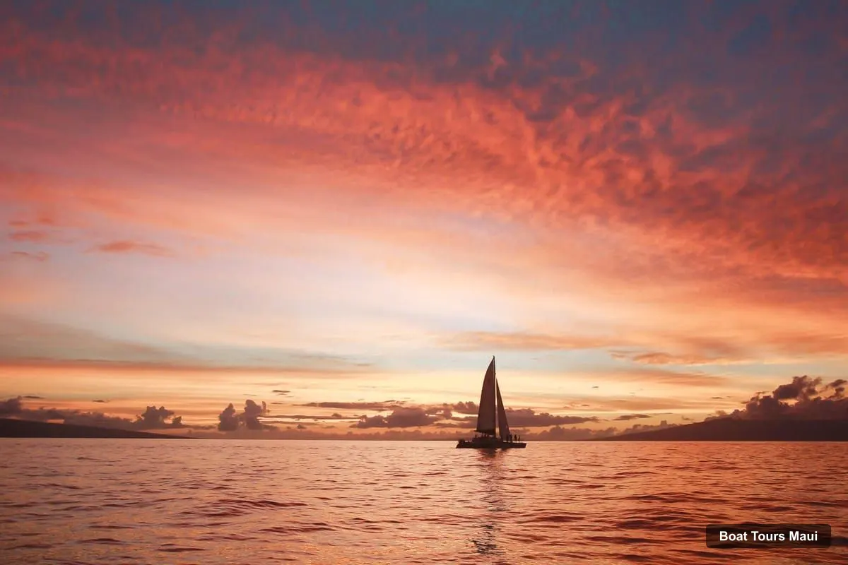 Boat Tours Maui – Lahaina Maui: Sunset Sail aboard Alihilani (photo 3)