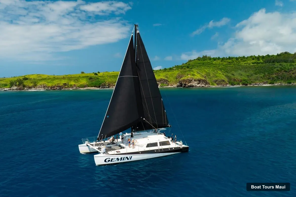 Boat Tours Maui – Snorkeling and Sailing Adventure with Buffet Lunch