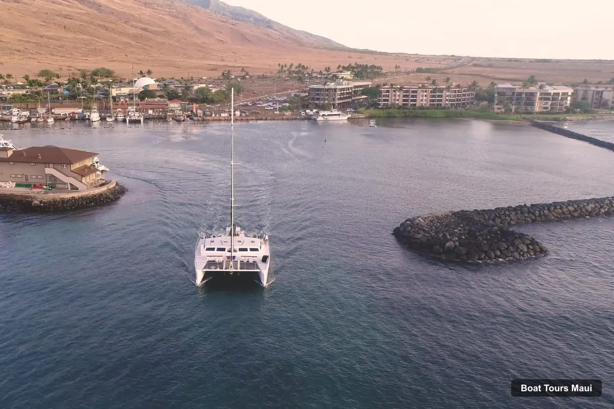 Maui Boat Trips – Alii Nui Luxury Catamaran Sunset Happy Hour Sail (photo 3)