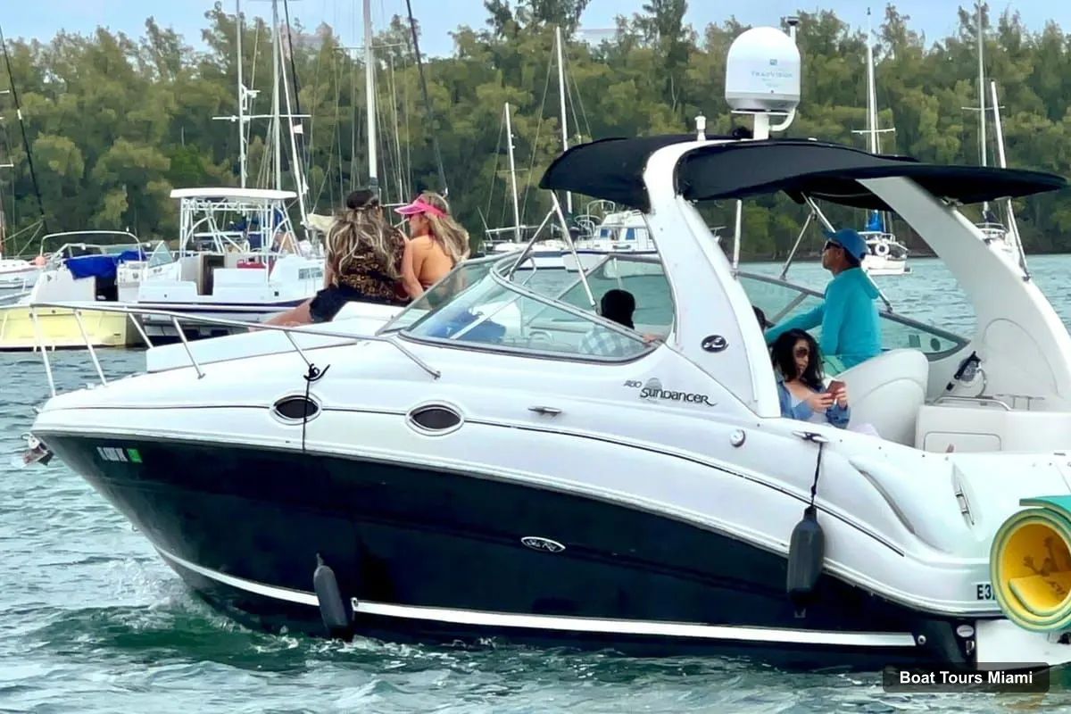 Boat Tours in Miami – Customizable Private Boat Rental by Day or Night (photo 2)