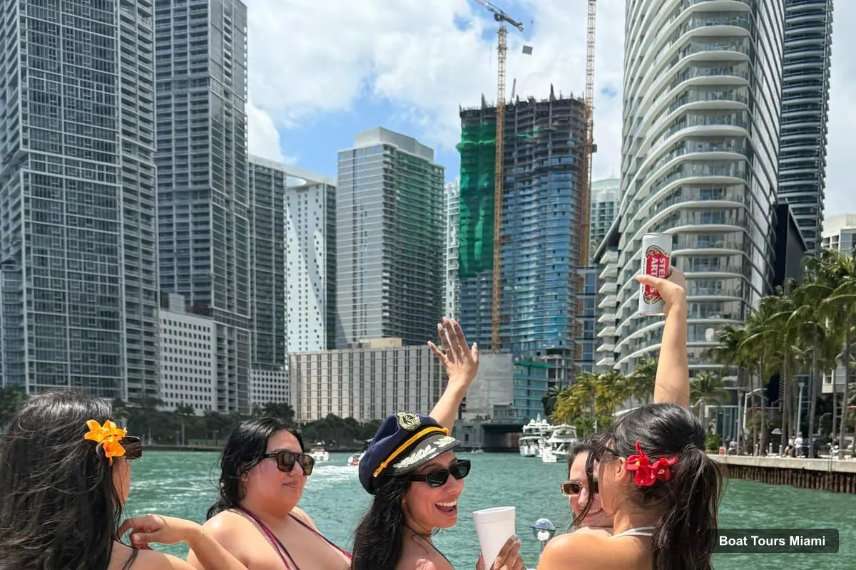 Boat Tours Miami – 37ft Private Yacht Cruise with Champagne (photo 2)
