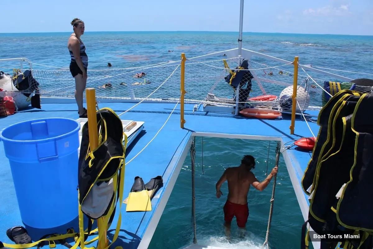 Boat Tours Miami – Key West Boat Tour w/ Optional Snorkeling & Open Bar (photo 2)