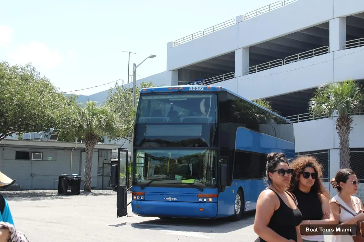 Boat Tours Miami – Key West Boat Tour w/ Optional Snorkeling & Open Bar (photo 4)