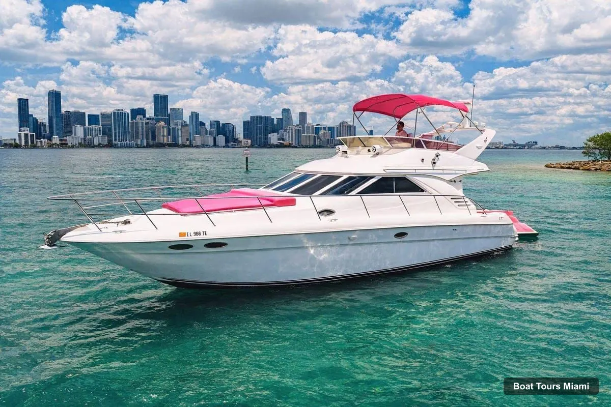 Boat Tours Miami – Pink Yacht Experience through The Heart of Miami (photo 3)