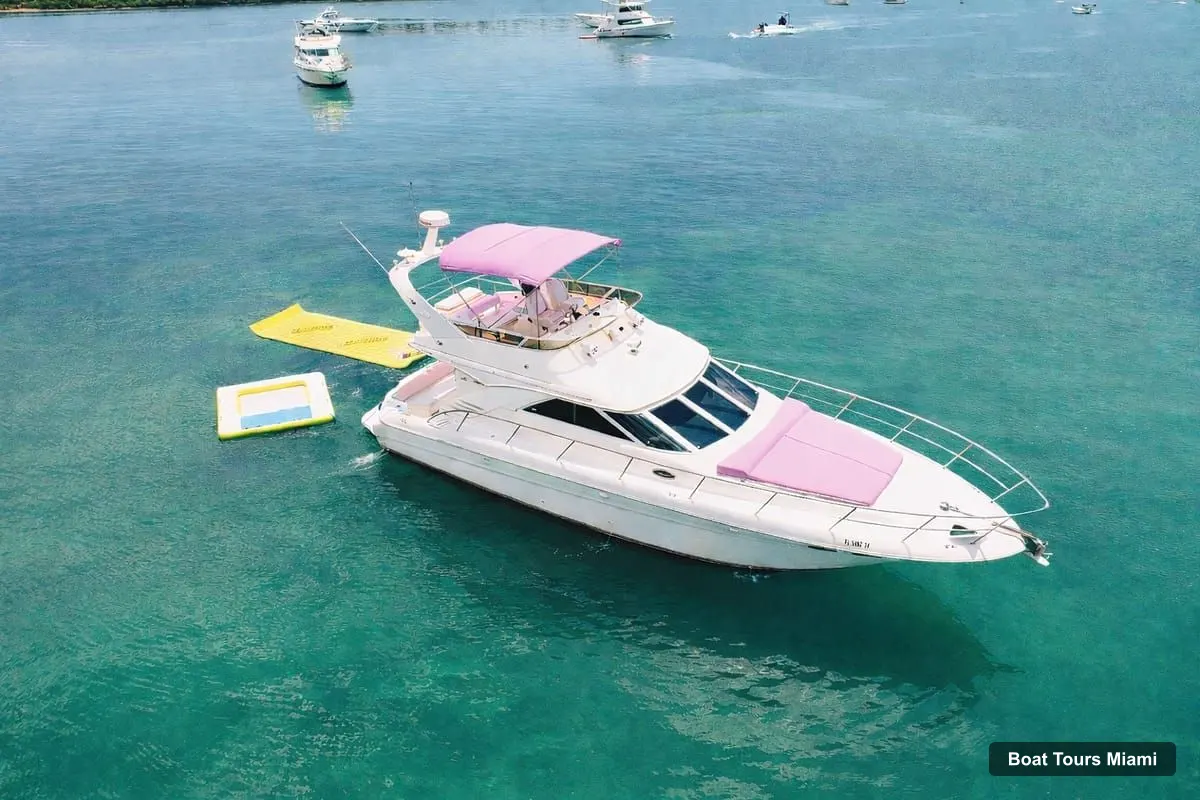 Boat Tours Miami – Pink Yacht Experience through The Heart of Miami (photo 4)