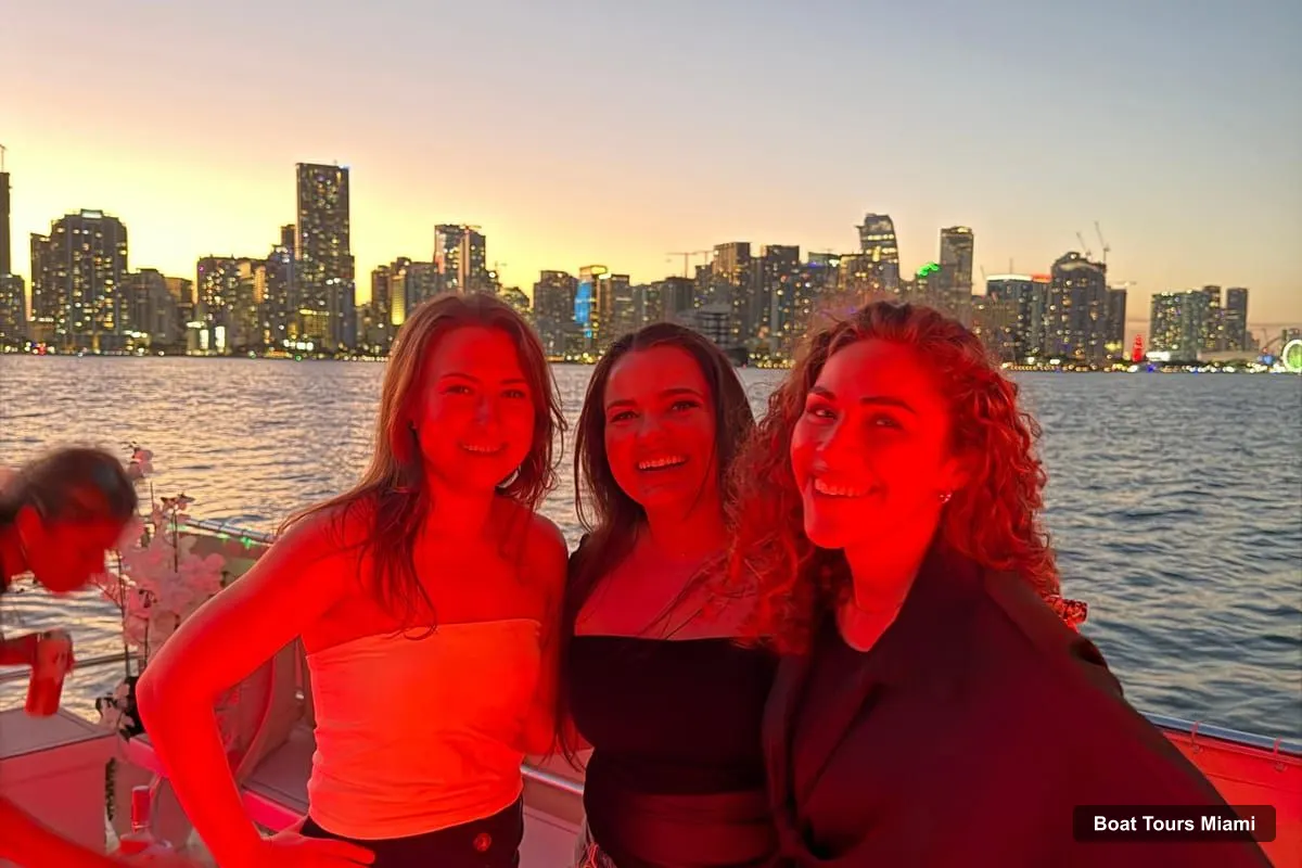 Miami Boat Cruises – Sunset Boat Tour to See Celebrity Homes & Skyline (photo 2)