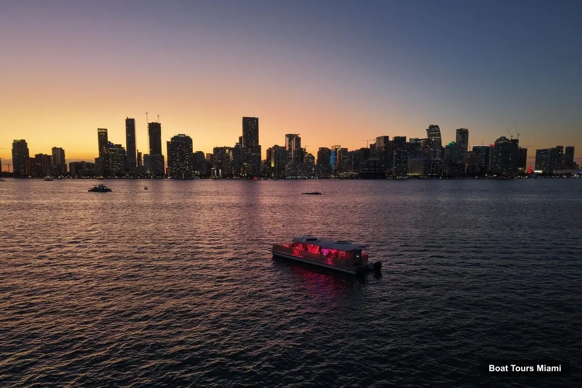 Miami Boat Cruises – Sunset Boat Tour to See Celebrity Homes & Skyline (photo 5)