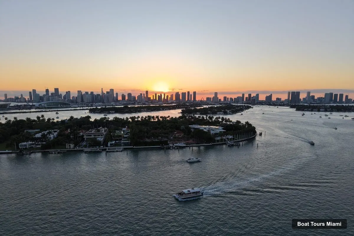 Miami Boat Cruises – Sunset Boat Tour to See Celebrity Homes & Skyline