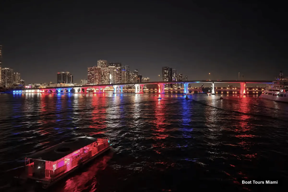Miami Boat Trips – New Year's Eve Party Cruise & Bayfront Park Fireworks (photo 4)
