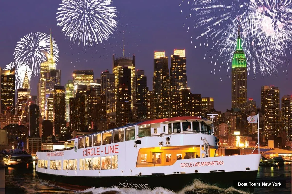 New York Boat Cruises – Circle Line: NYC New Year's Eve Fireworks Party Cruise (21+) (photo 3)