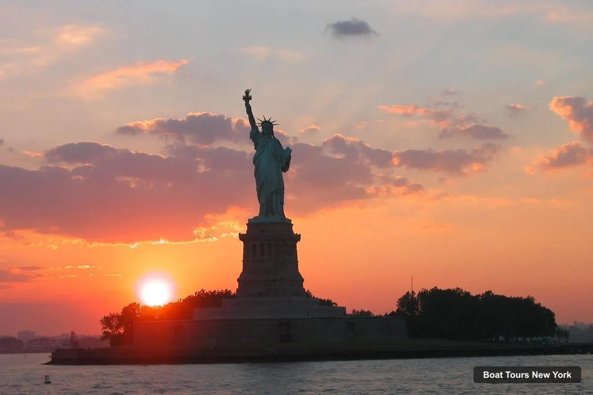 New York Boat Cruises – NYC: Statue of Liberty Sunset Cruise Ticket (photo 5)
