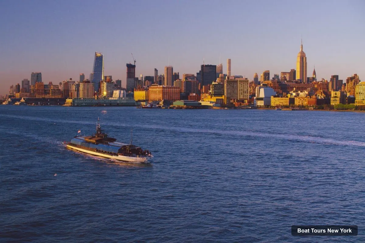 New York Harbor Cruise – NYC: City Cruises Luxury Brunch, Lunch or Dinner Cruise (photo 3)