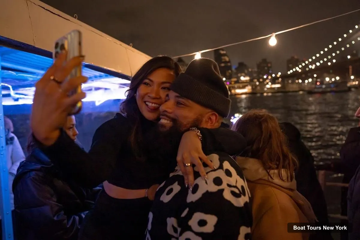 New York Harbor Cruise – NYC: Halloween Party Cruise w/ Live DJ, Drinks, City Views (photo 3)