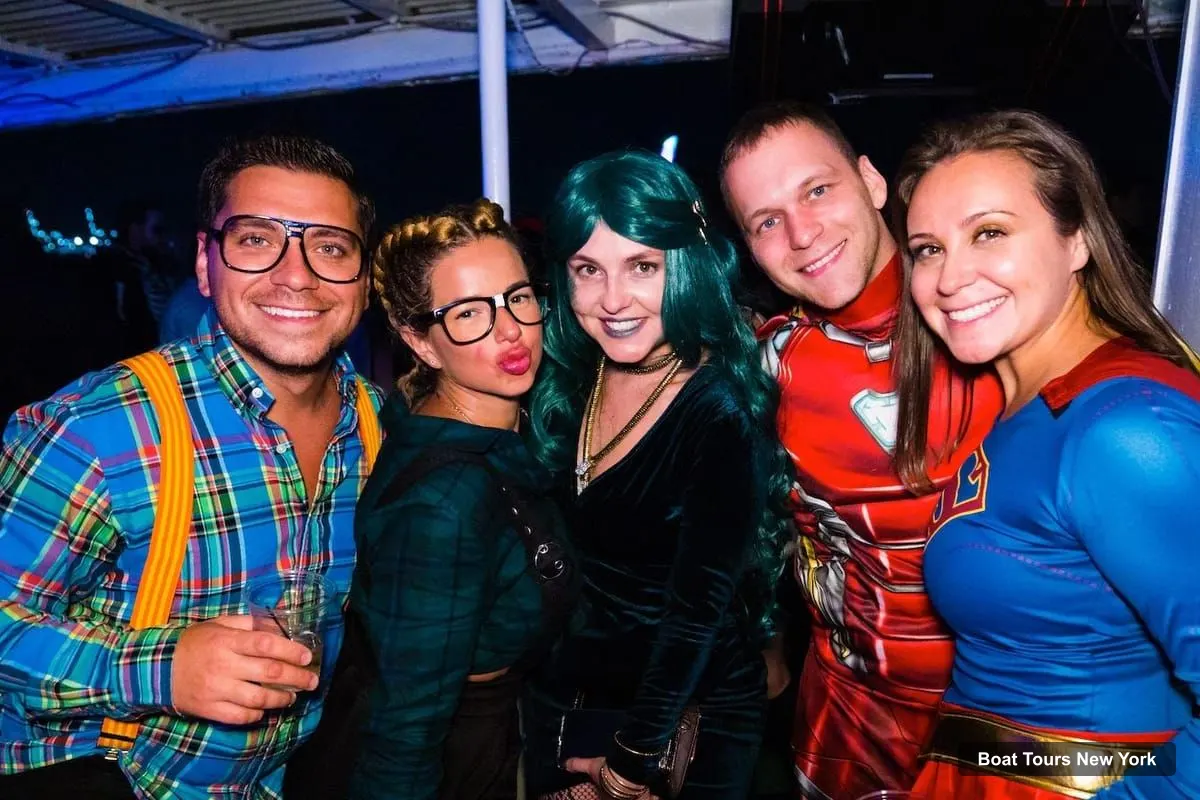 New York Harbor Cruise – NYC: Halloween Party Cruise w/ Live DJ, Drinks, City Views (photo 4)