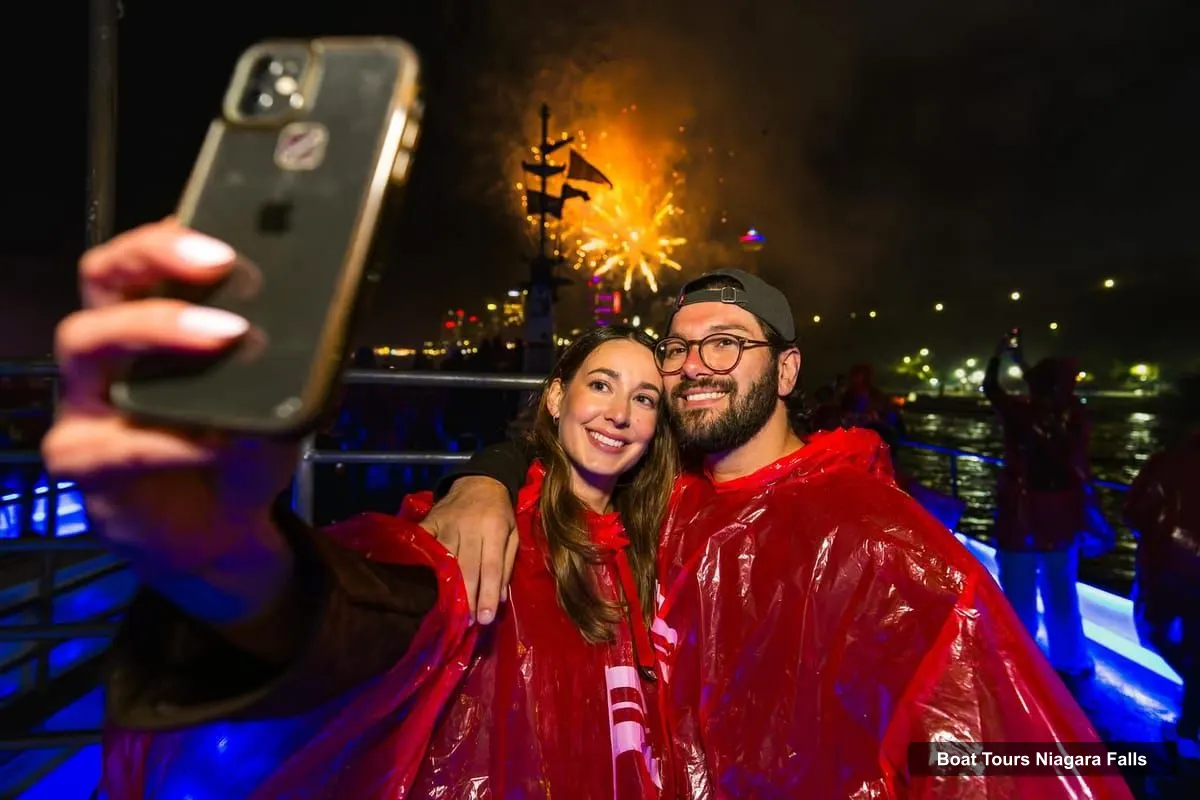 Boat Tours in Niagara Falls – Niagara Falls Canada: Premium Night Tour with Boat & Dinner